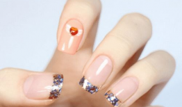 美甲视频,轻松掌握时尚美甲技巧